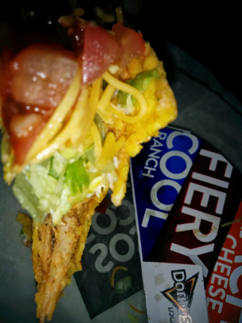 Illustration for article titled SnackTAYku: Taco Bell's Quesarito (beef) is quesalicious.